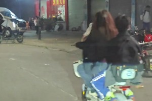 某个星期五放学的路上，看见了年少的自己...